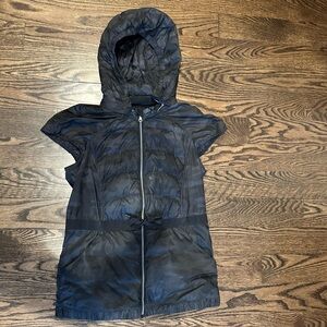 Lululemon cap sleeve camo print vest